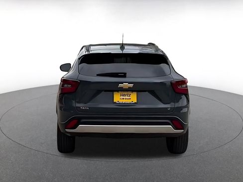 Used 2025 Chevrolet Trax LT image 12