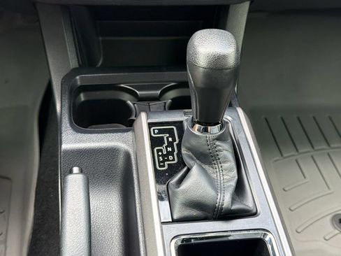 Used 2019 Toyota Tacoma SR5 AWD/4WD image 20