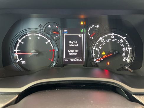 Used 2023 Toyota 4Runner SR5 Premium w/ Moonroof Package image 16