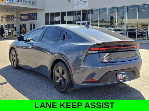 Used 2023 Toyota Prius LE image 6