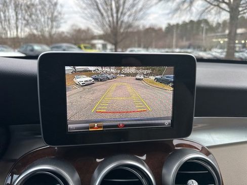 Used 2019 Mercedes-Benz GLC 300 4MATIC image 16