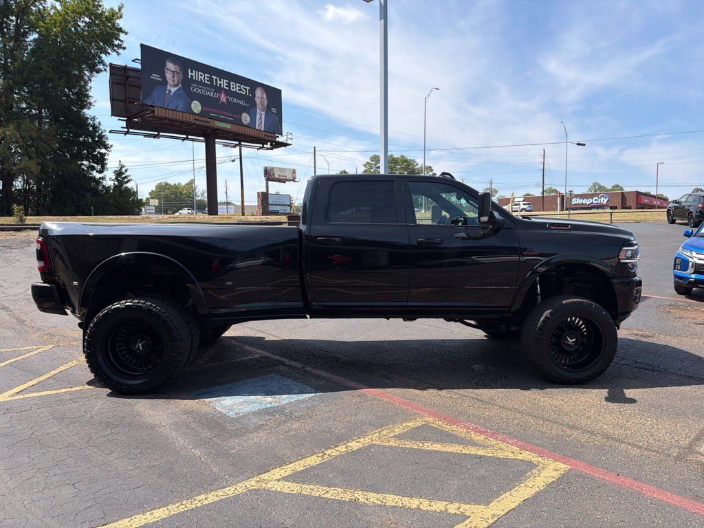 Used 2022 RAM 3500 Laramie w/ Night Edition AWD/4WD image 8
