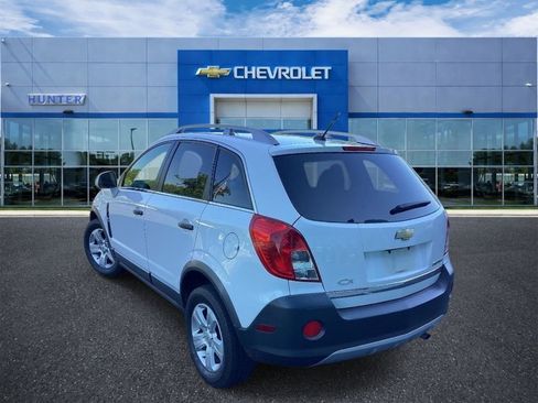 Used 2014 Chevrolet Captiva Sport LS FWD image 2