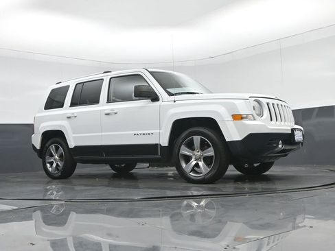 Used 2017 Jeep Patriot High Altitude image 28