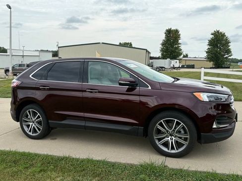 Certified 2024 Ford Edge Titanium AWD/4WD image 3
