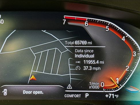 Used 2021 BMW 530i xDrive w/ Premium Package AWD/4WD image 19