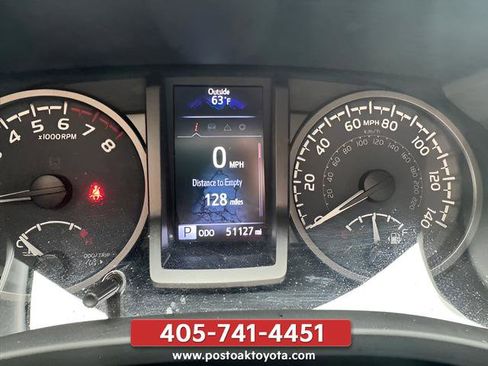 Used 2022 Toyota Tacoma TRD Off-Road AWD/4WD image 11