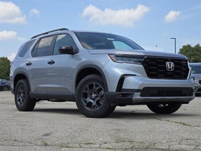 New 2025 Honda Pilot TrailSport