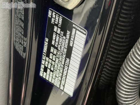 Used 2022 Porsche Cayenne Base image 32