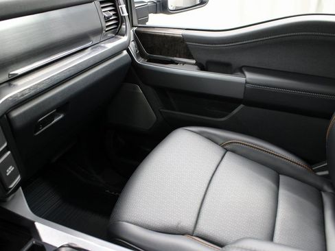Used 2025 Ford F350 Lariat w/ Black Appearance Package AWD/4WD image 32