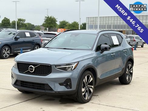 Certified 2023 Volvo XC40 B5 Plus w/ Climate Package AWD/4WD image 3