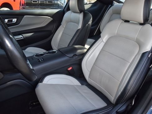 Certified 2025 Ford Mustang Premium image 15