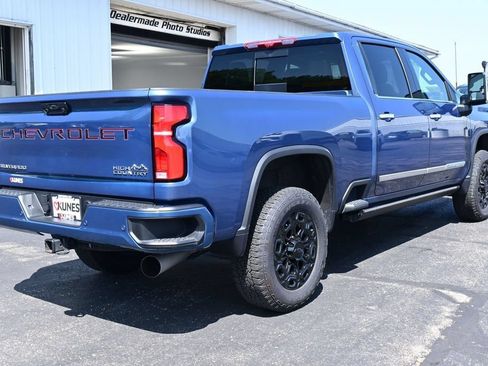 Used 2026 Chevrolet Silverado 3500 High Country w/ High Country Premium Package AWD/4WD image 8