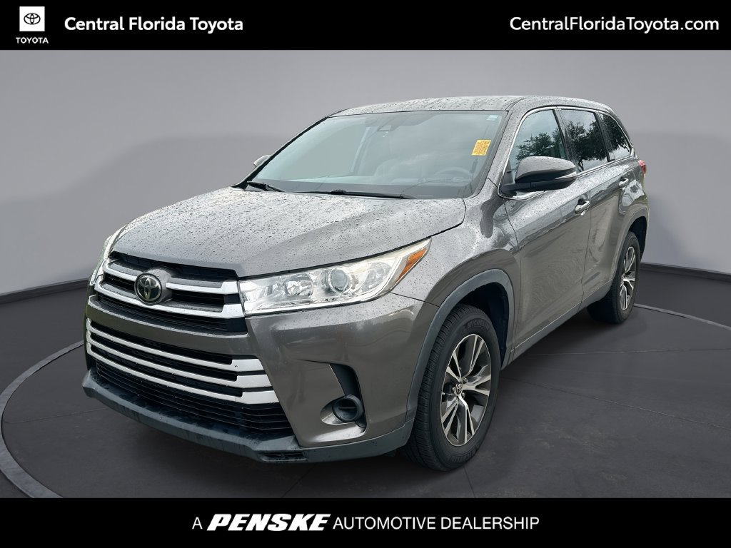Used 2019 Toyota Highlander LE FWD image 1