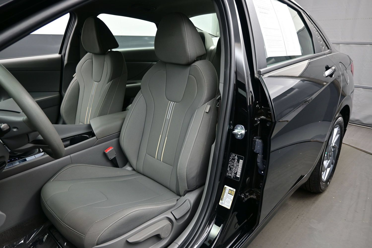 Certified 2026 Hyundai Elantra Hybrid FWD image 11