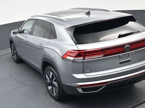 Used 2024 Volkswagen Atlas Cross Sport SE image 25