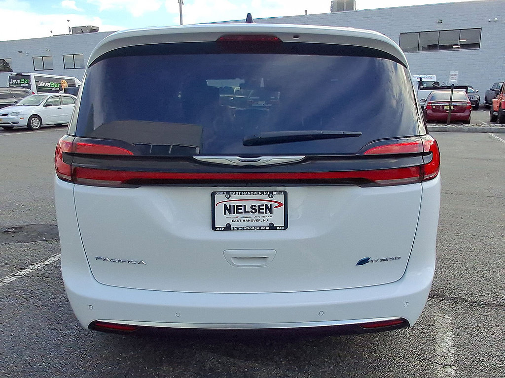 Used 2025 Chrysler Pacifica Pinnacle FWD image 29