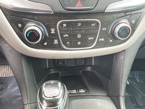 Used 2018 Chevrolet Equinox Premier image 37