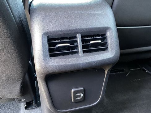 Used 2024 GMC Terrain SLE FWD image 15
