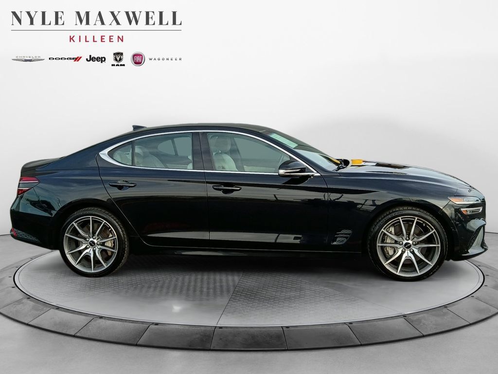 Used 2025 Genesis G70 2.5T RWD image 17