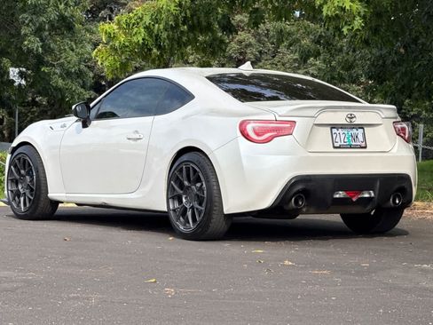 Used 2013 Scion FR-S RWD image 6
