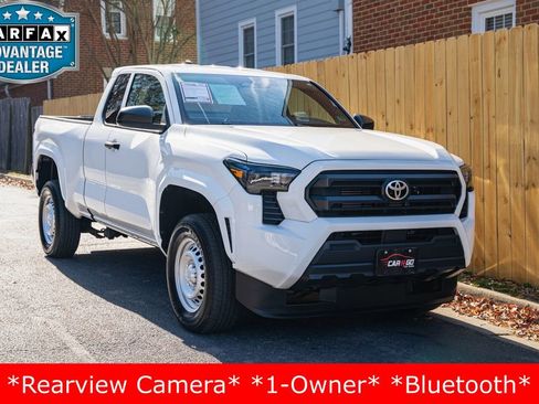Used 2024 Toyota Tacoma SR image 3