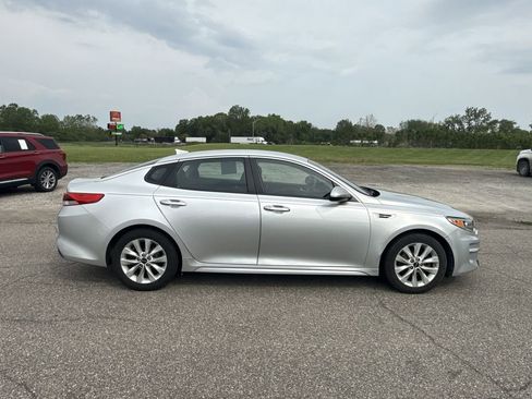 Used 2018 Kia Optima LX w/ Convenience Package FWD image 9