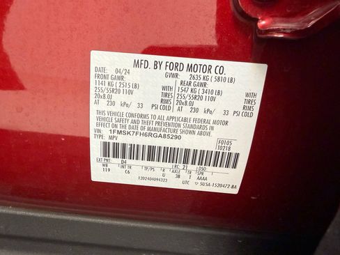 Used 2024 Ford Explorer Limited w/ Limited Technology Package RWD image 18