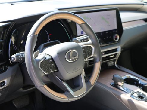 Used 2024 Lexus RX 350 Premium Plus w/ Convenience Package FWD image 17