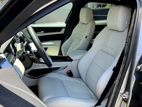 New 2026 Jaguar F-PACE R-Dynamic S image 9