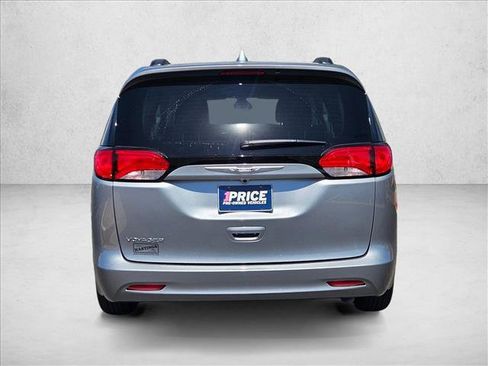 Used 2020 Chrysler Voyager LX w/ Cold Weather Group FWD image 7