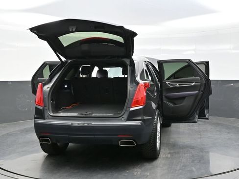 Used 2017 Cadillac XT5 Premium Luxury image 40