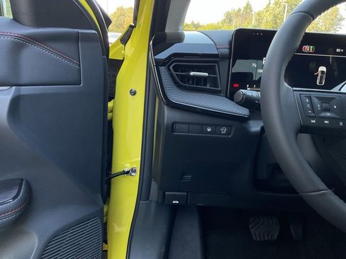 New 2026 Nissan Kicks SR image 24