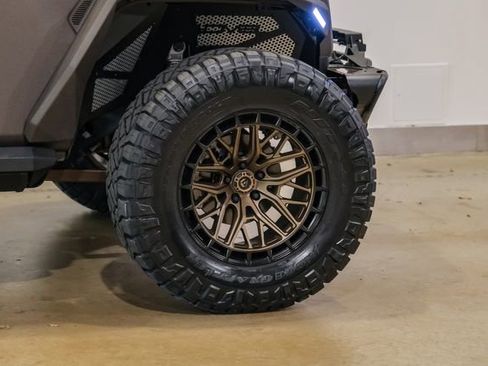 Used 2024 Jeep Wrangler Unlimited Rubicon 392 image 33