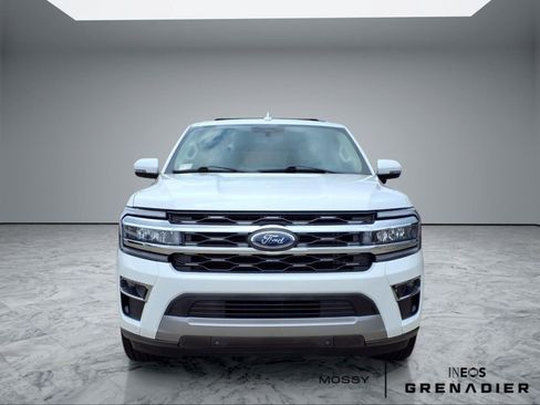 Used 2024 Ford Expedition Limited RWD image 3