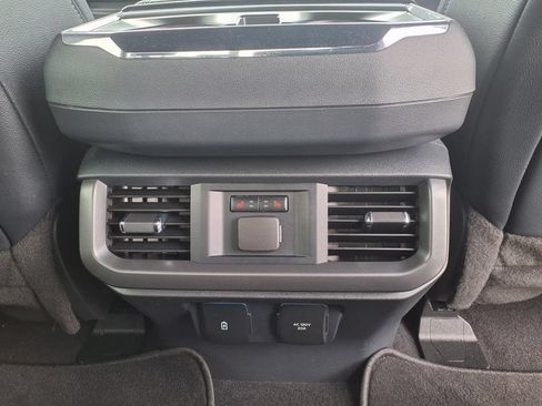 Used 2024 Ford F150 Lariat w/ Equipment Group 502A High AWD/4WD image 18