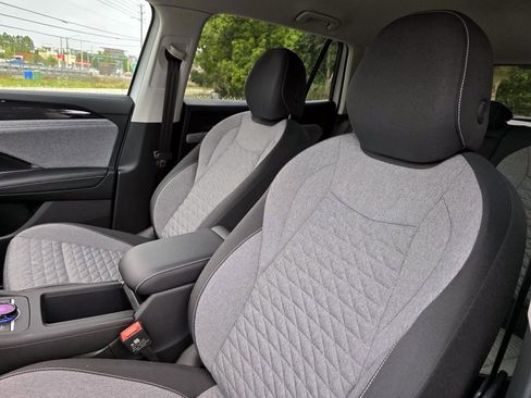 New 2026 Volkswagen Tiguan S FWD image 15