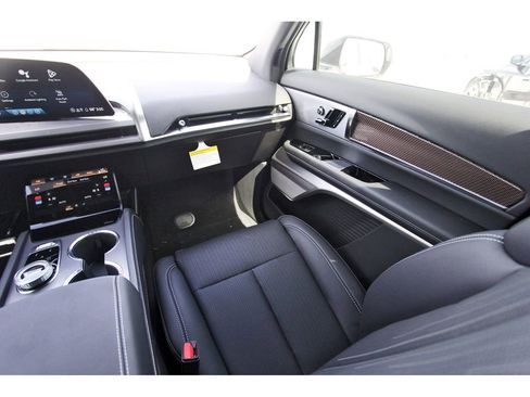 New 2026 Cadillac Vistiq Luxury image 10