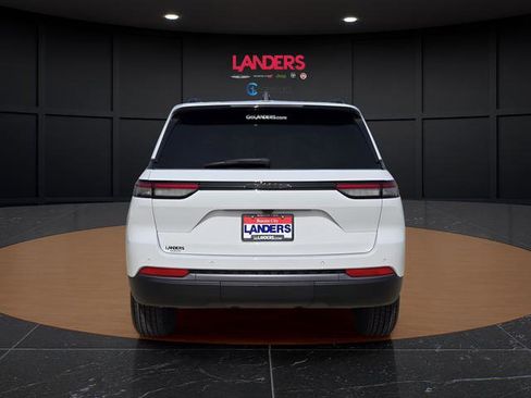 New 2026 Jeep Grand Cherokee Altitude RWD image 2