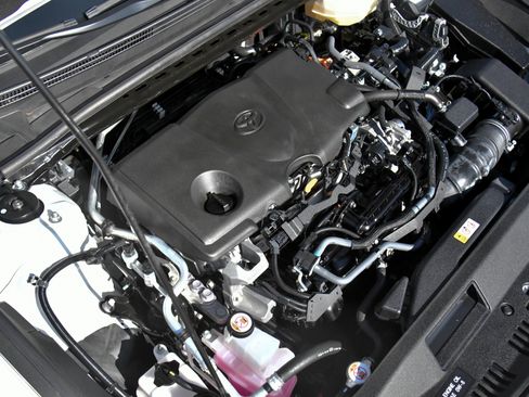 Used 2025 Toyota Camry LE FWD image 47