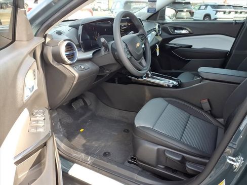 New 2026 Chevrolet Trax LT image 11