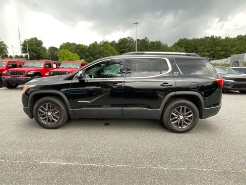 Used 2018 GMC Acadia SLT FWD image 2
