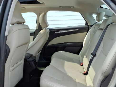 Used 2016 Ford Fusion Titanium FWD image 10