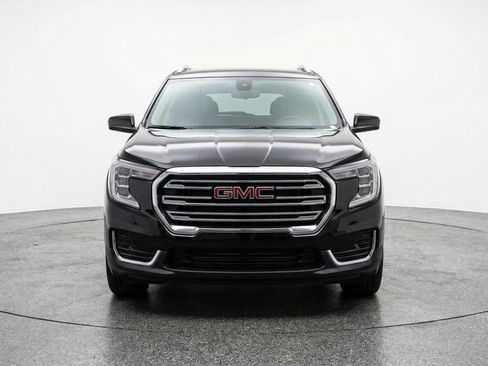 Used 2024 GMC Terrain SLT AWD/4WD image 2