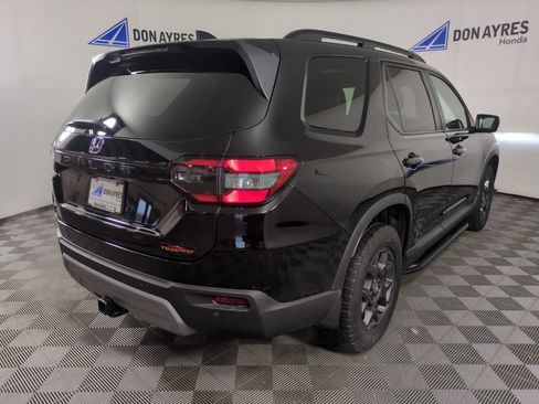 Certified 2025 Honda Pilot TrailSport image 9