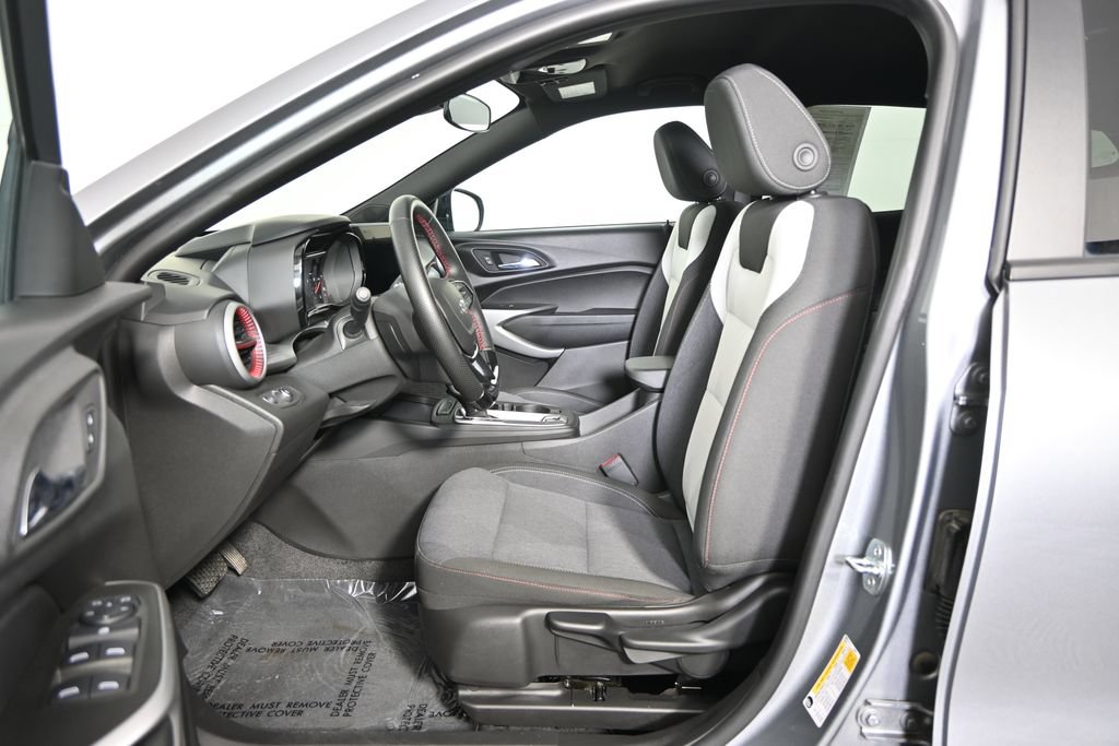 Used 2024 Chevrolet Trax RS w/ Driver Confidence Package FWD image 20