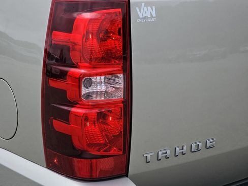 Used 2013 Chevrolet Tahoe LTZ AWD/4WD image 40