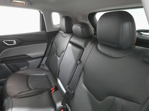 Used 2022 Jeep Compass Latitude image 24