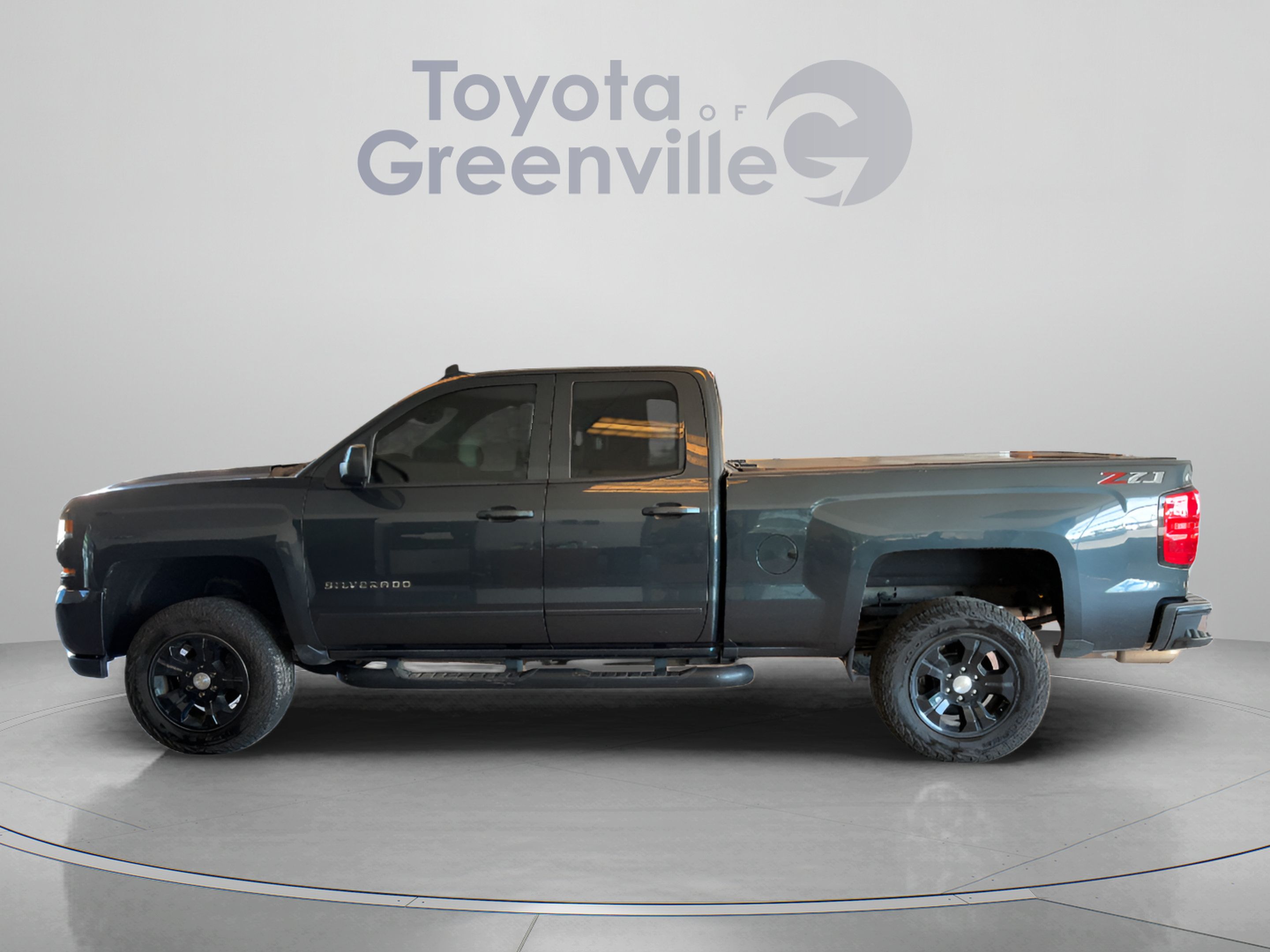 Used 2018 Chevrolet Silverado 1500 LT w/ All Star Edition AWD/4WD image 2