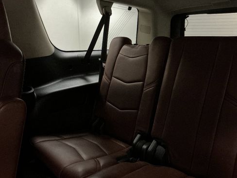 Used 2016 Cadillac Escalade ESV Luxury image 25